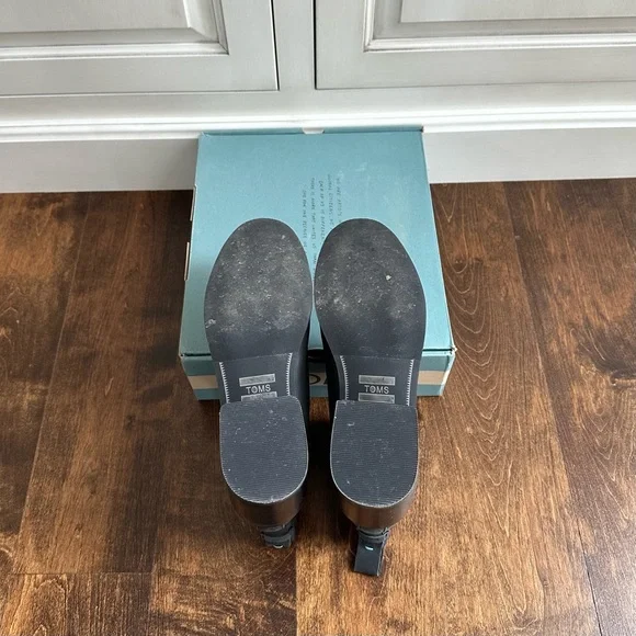 Toms • Esme • Black Leather • Booties - Picture 10 of 10